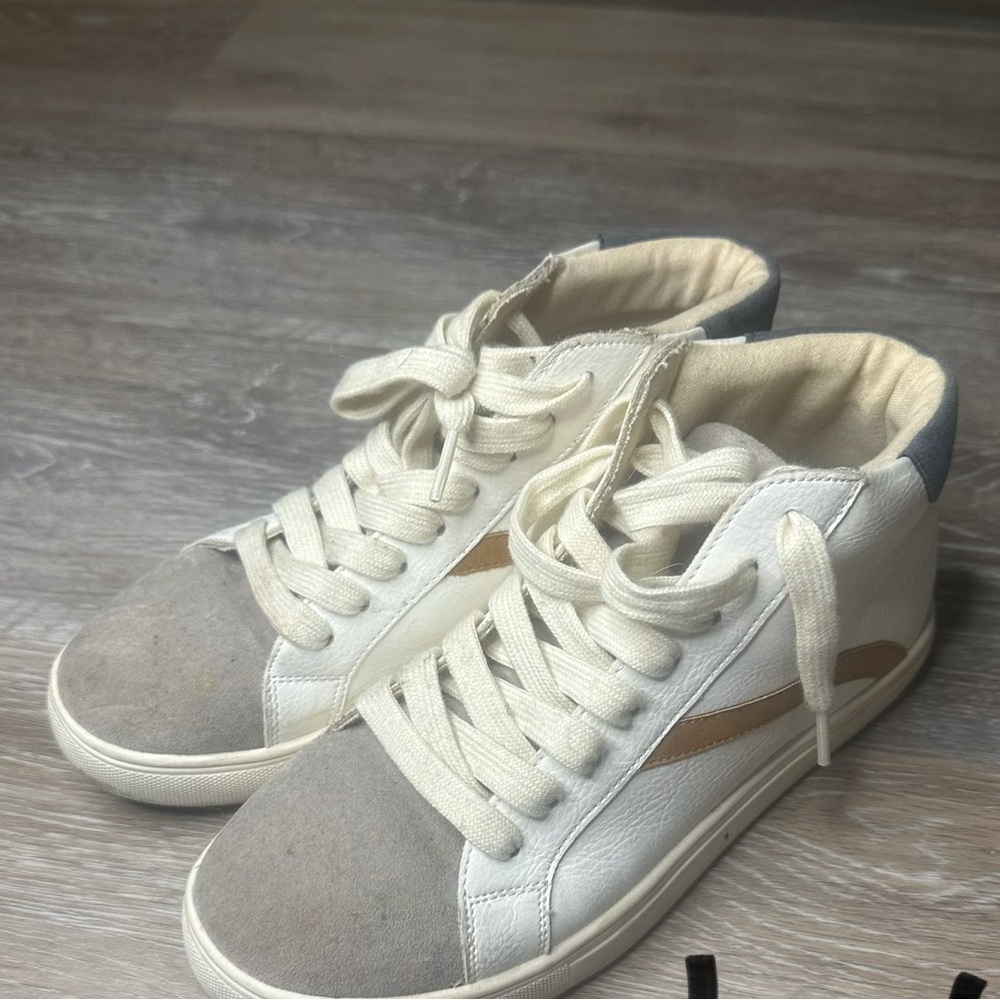 Stylish High-Top Sneakers - White and Tan